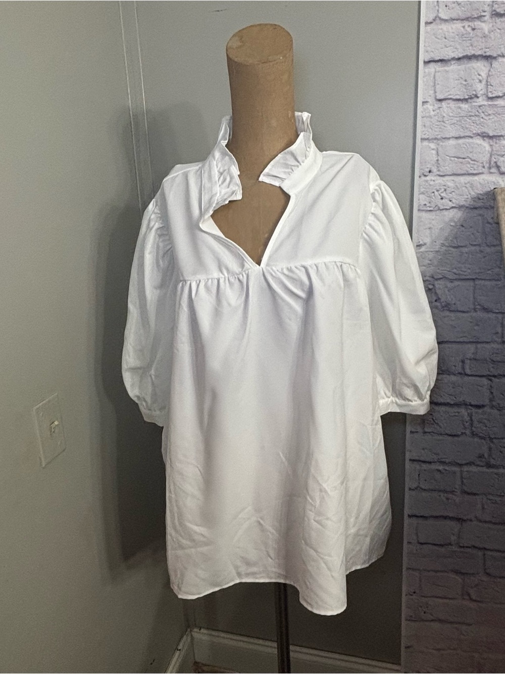 White Puff Sleeve V-Neck Women's Top
